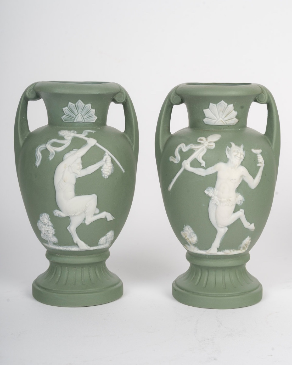 Une garniture en porcelaine de wedgwood, début du XXe siècle — 9