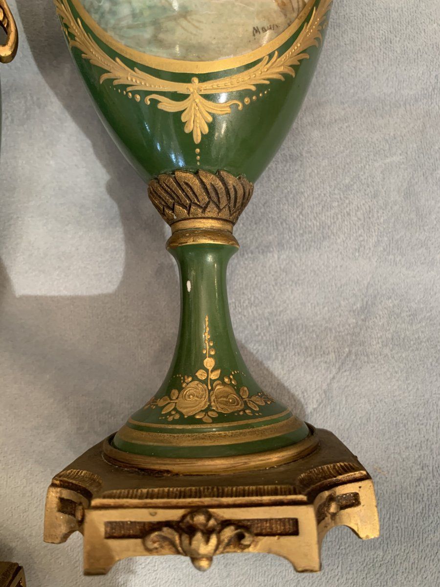 Paire de vases en porcelaine de Sèvres à décor de scènes galantes, époque Napoléon III — 8