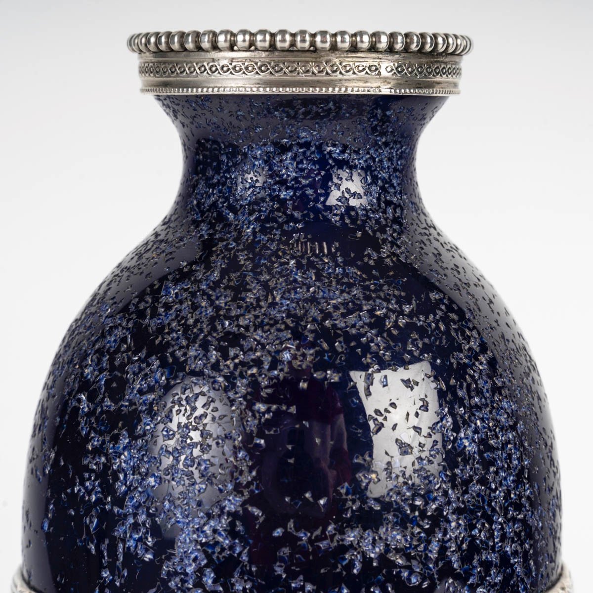 Une paire de vases en porcelaine et Argent Massif, FONTINELLE — 9
