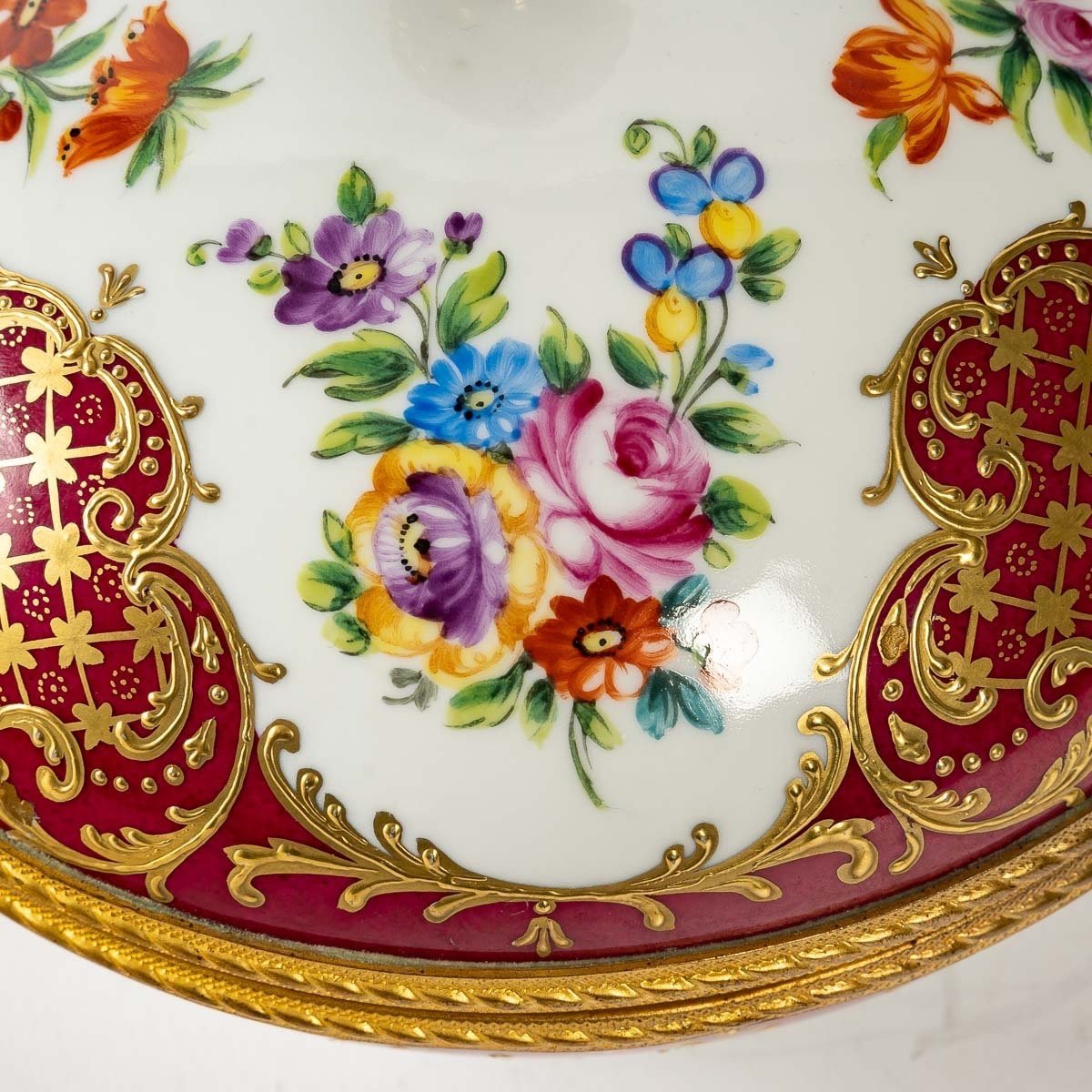 Une paire de coffret à bijoux en porcelaine, fin du XIXe siècle — 10