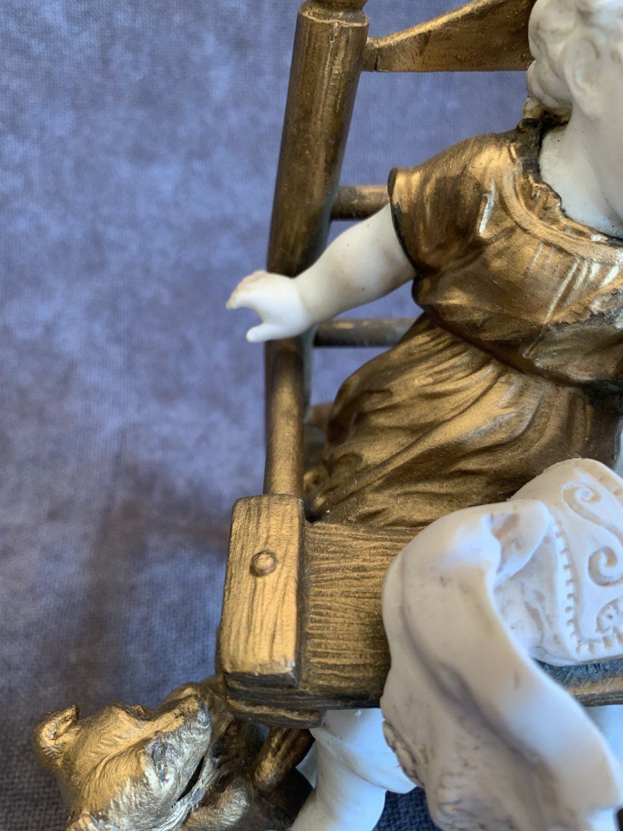 L’enfant sur Sa Chaise — 8
