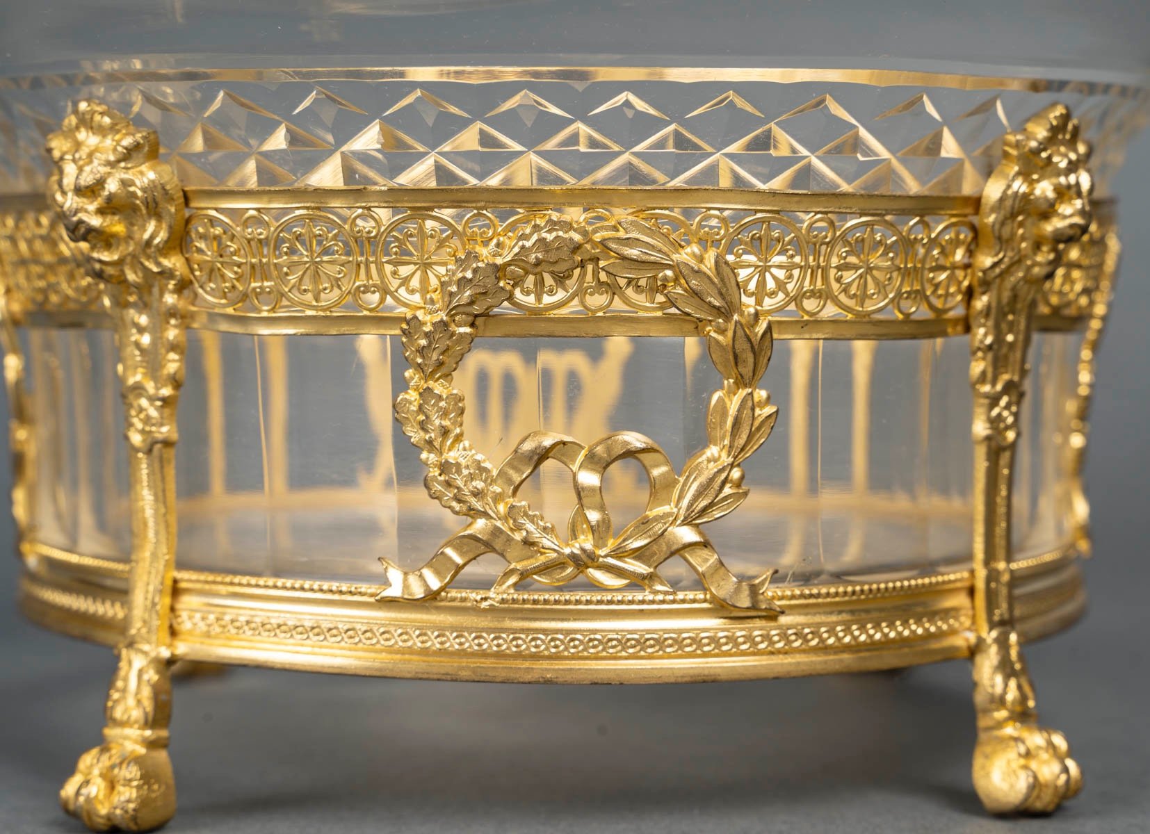 Une belle coupe en cristal et bronze doré, fin XIXé siècle — 4