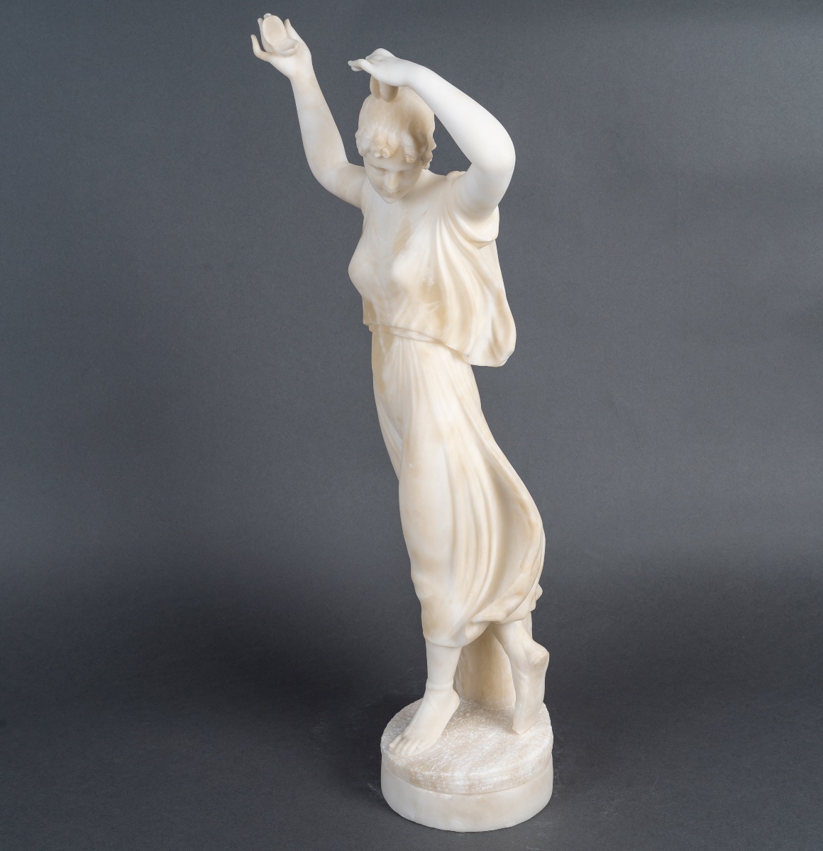 Sculpture en albâtre danseuse aux castagnette -fin du XIXe siècle — 2