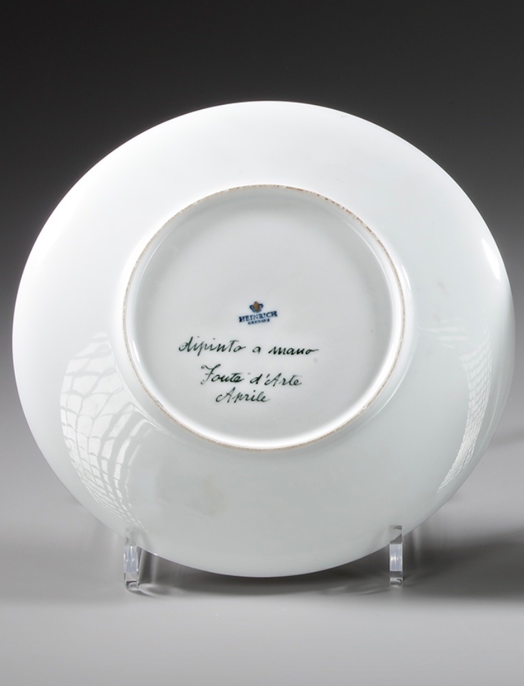Une série de trois assiettes en porcelaine, Allemagne XIX — 6