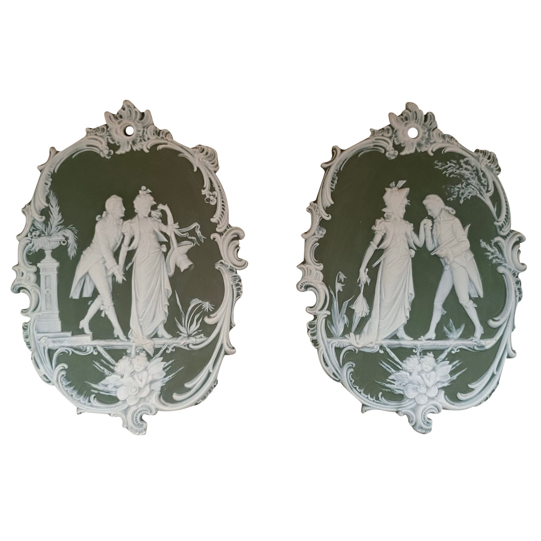 Une paire de plaques en porcelaine de style Wedgwood — 10