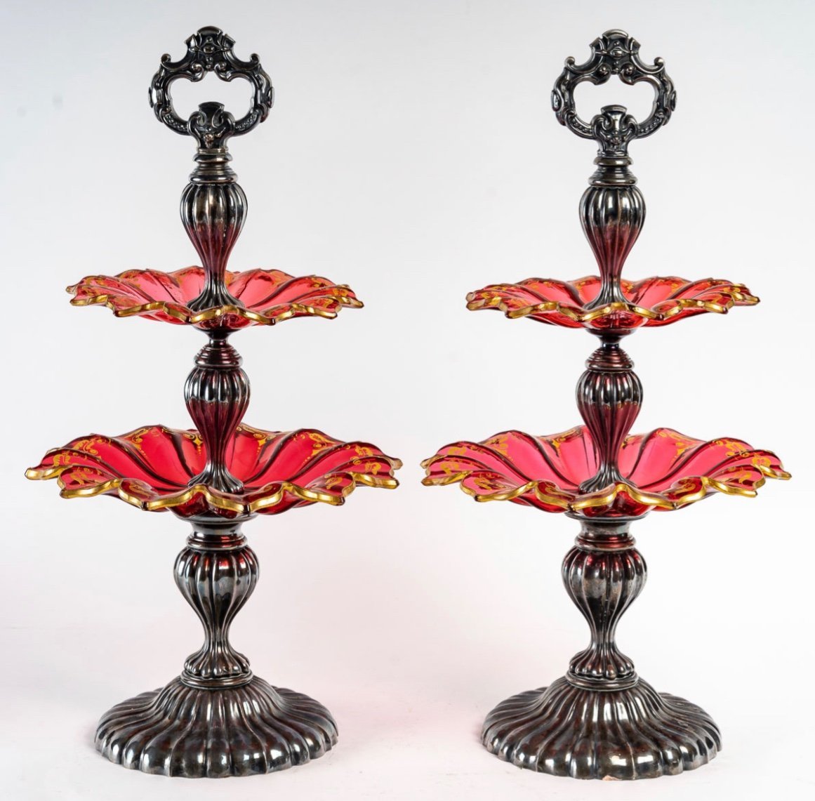 Une paire de présentoirs coupe en cristal de Bohême et Argent Massif fin du XIXe siècle — 4