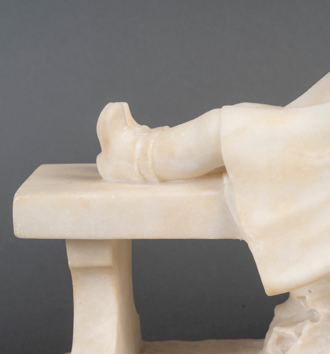 Sculpture en albâtre signée PUGIS – art nouveau, circa 1890–1910 — 4