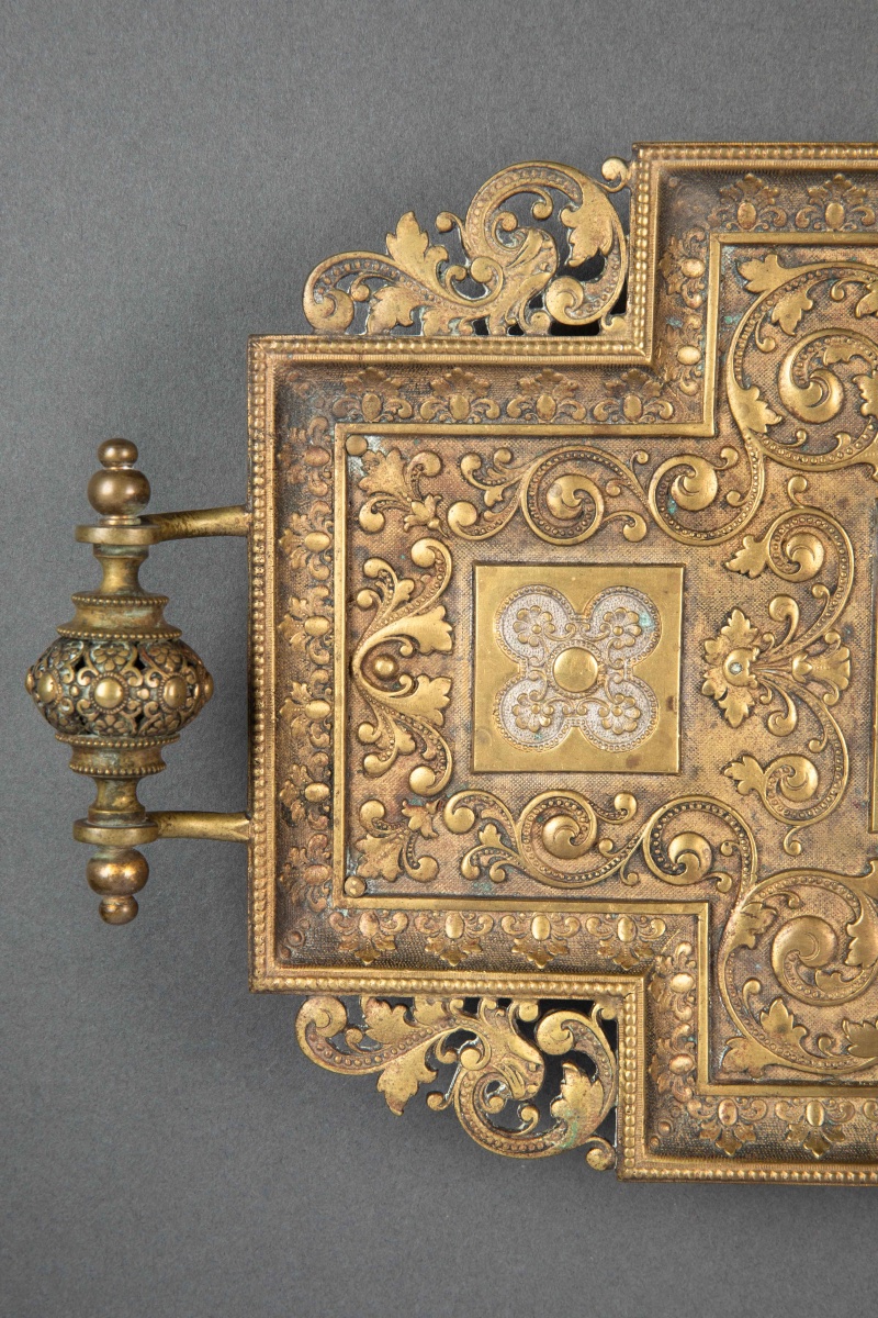 Une coupe vide-poche en bronze doré, fin du XIXe siècle — 8
