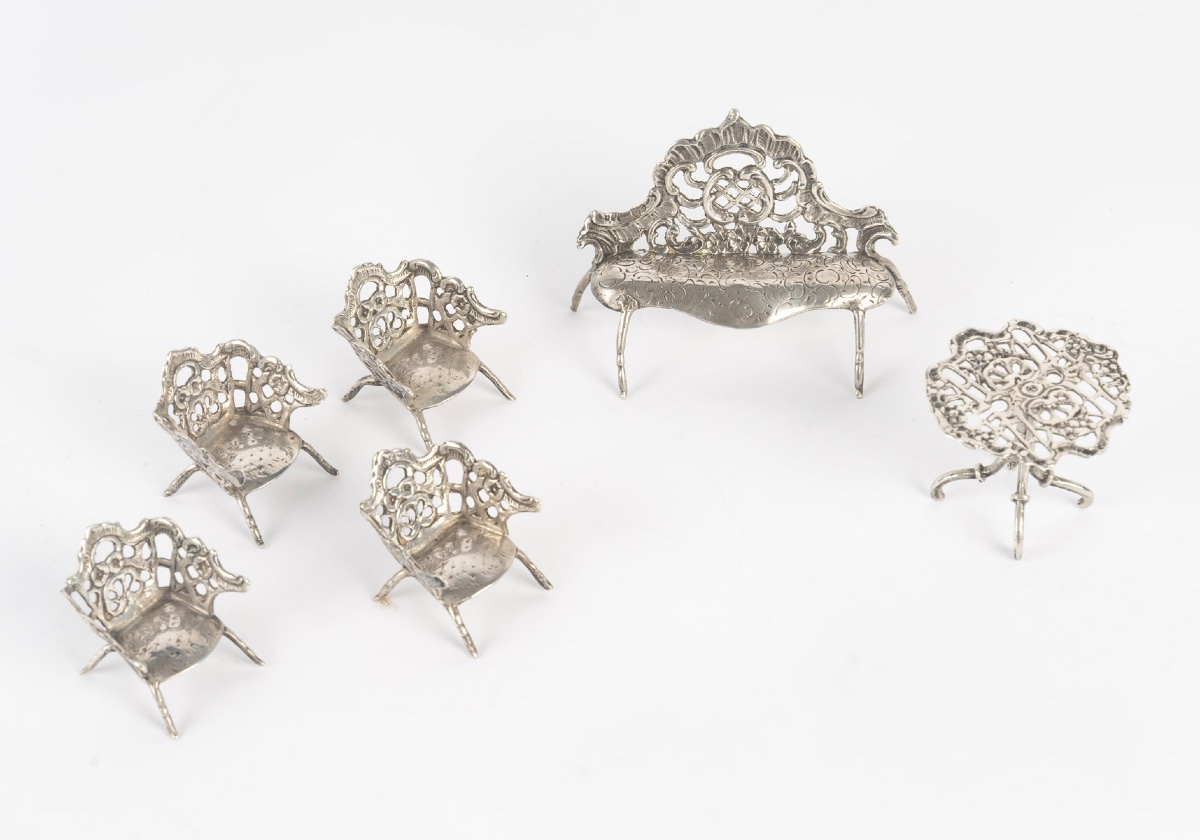 Miniature petit salon en argent massif de style Louis XV, époque fin du XIXe siècle