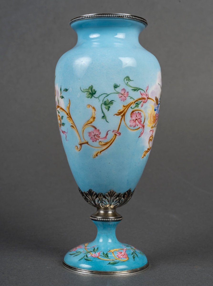 Un petit vase en émail et Argent Massif, début du XXe siècle — 2