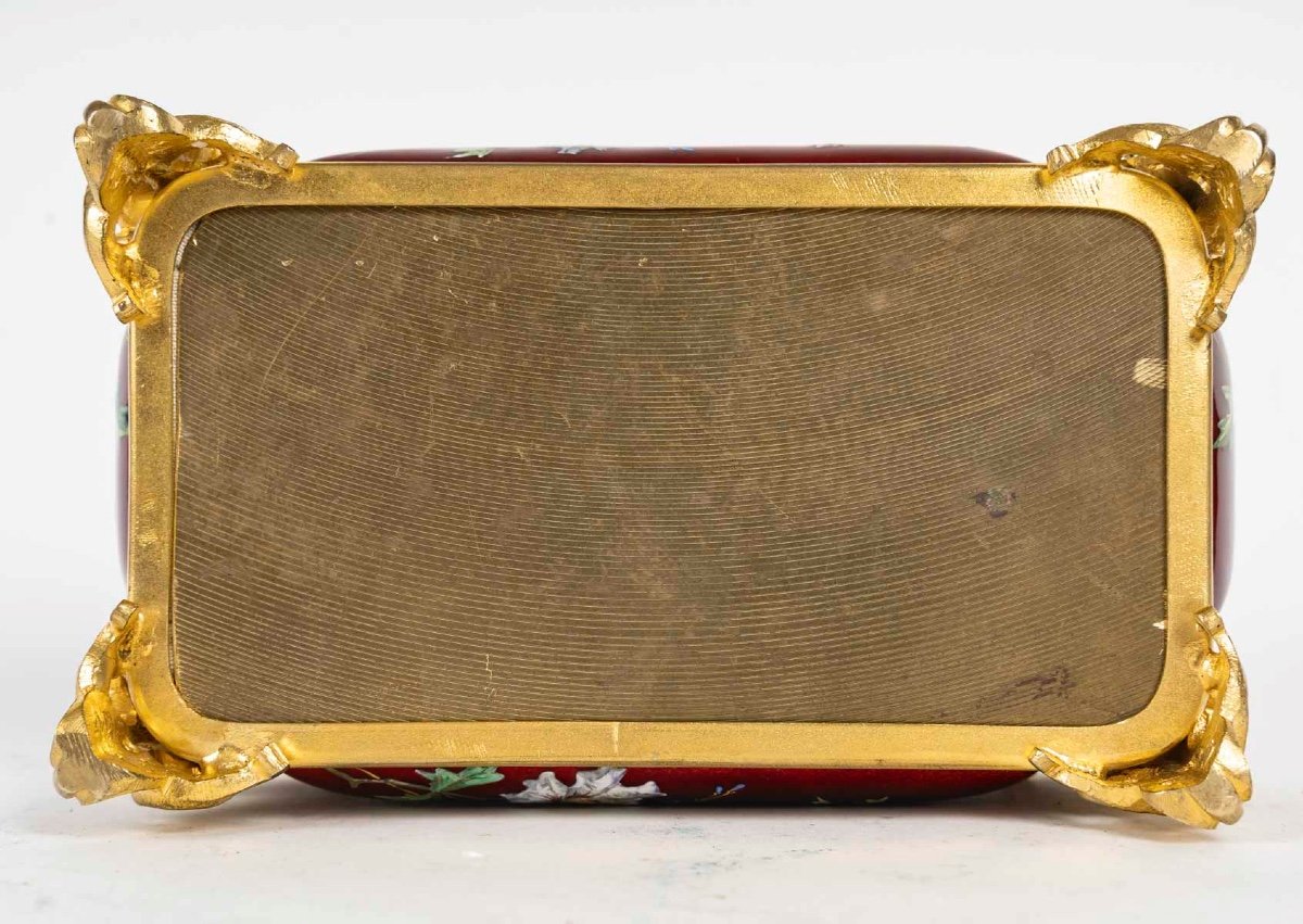Coffret à bijoux en émail de Limoges et bronze doré, vers 1900 — 10