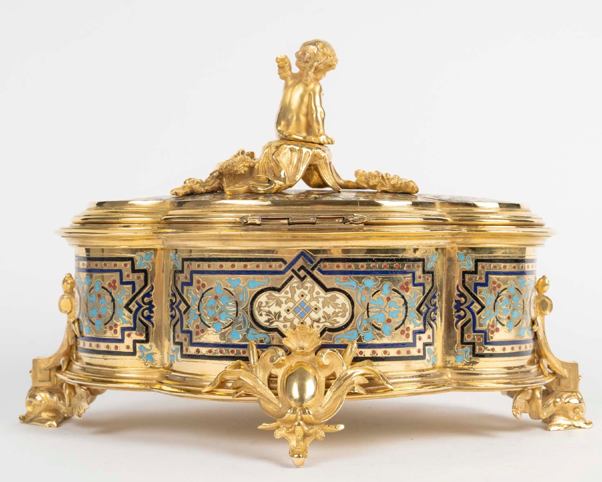 Coffret à bijoux en bronze doré et émaux champlevés, dans le goût de Ferdinand Barbedienne — 3