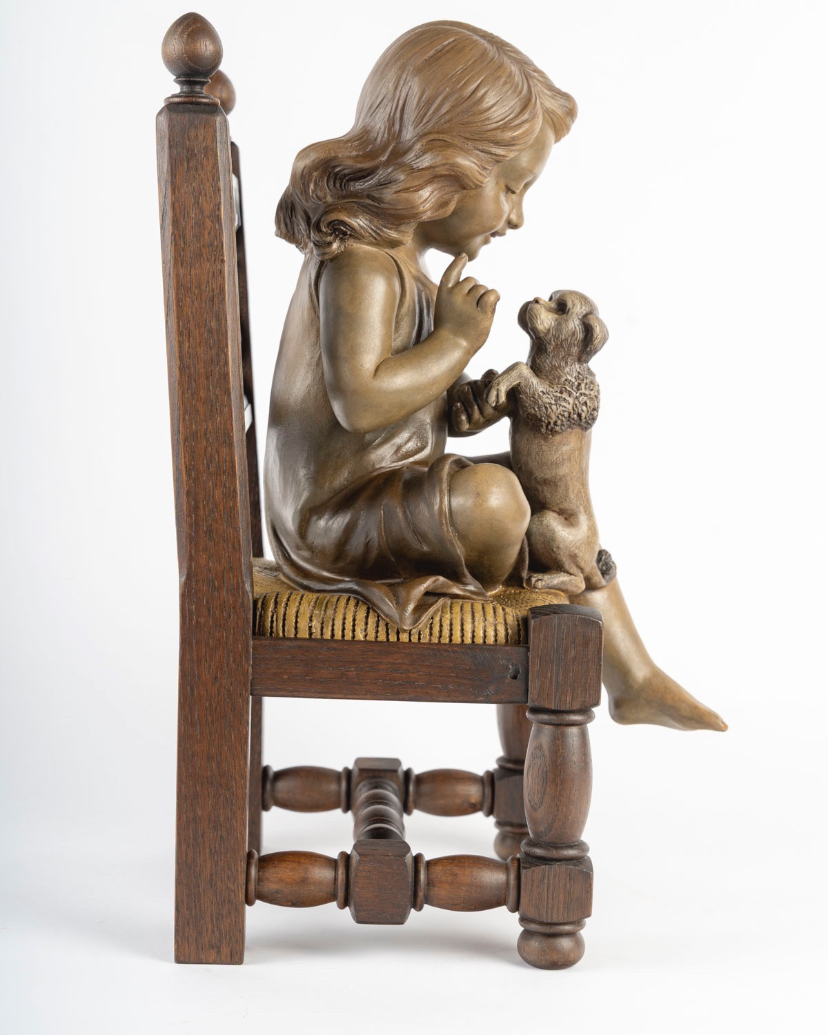 Une sculpture en terre cuite — 15
