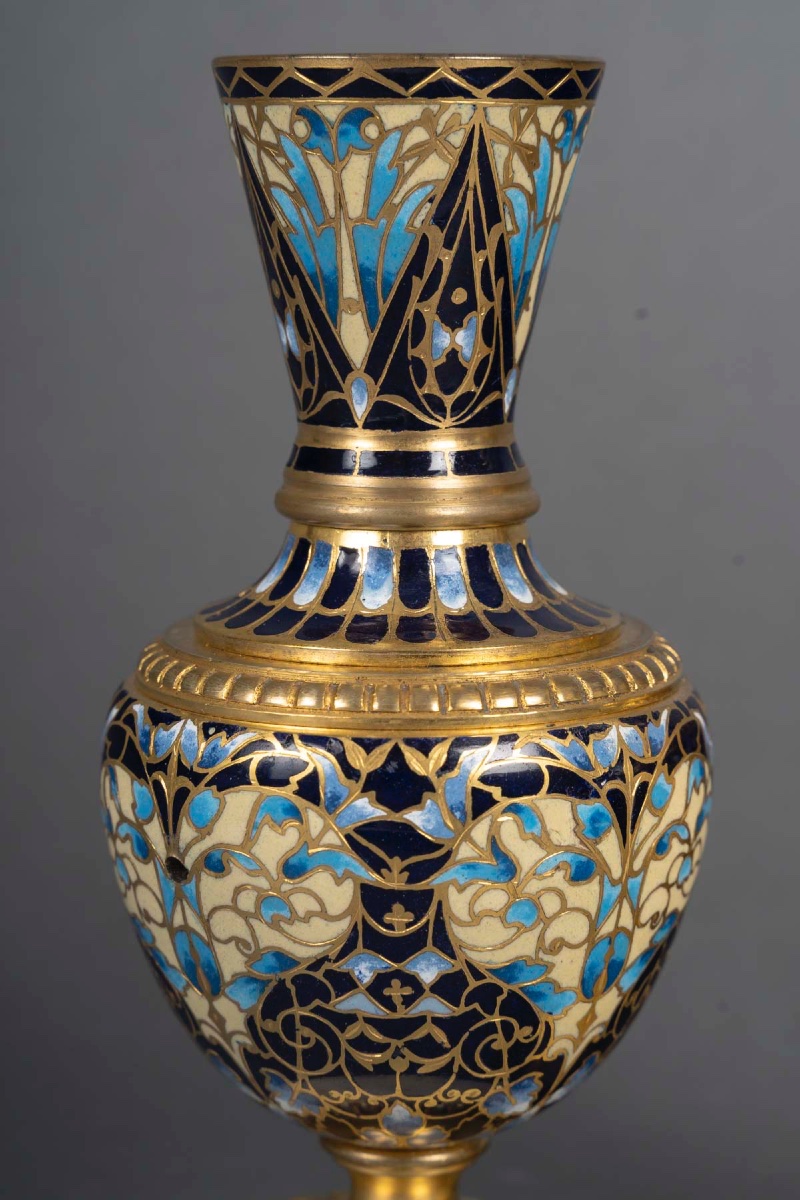 Une paire de petits vases en bronze et émail cloisonné fin du XIXe siècle — 10