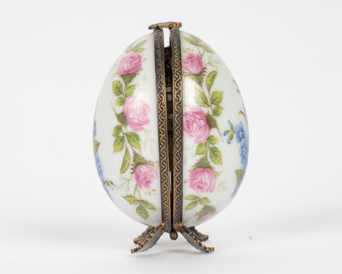 Œuf miniature en porcelaine de Limoges avec flacon à parfum – début du XXe siècle — 13