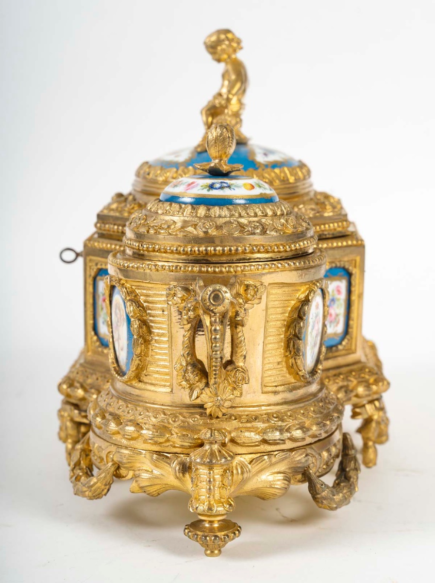 Grand coffret à bijoux en bronze doré et porcelaine, fin du XIXe siècle — 10