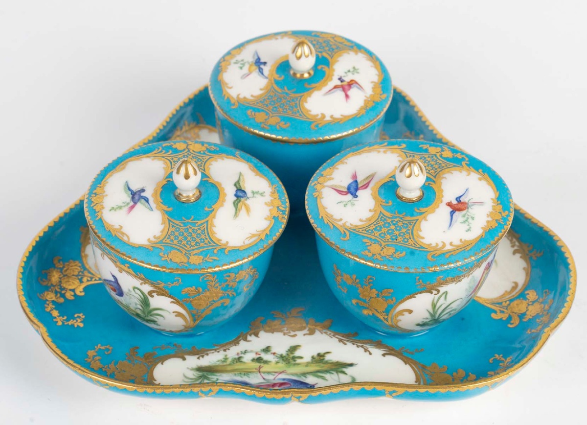Un crémier en porcelaine de Sèvres, époque XVIIIe siècle — 7