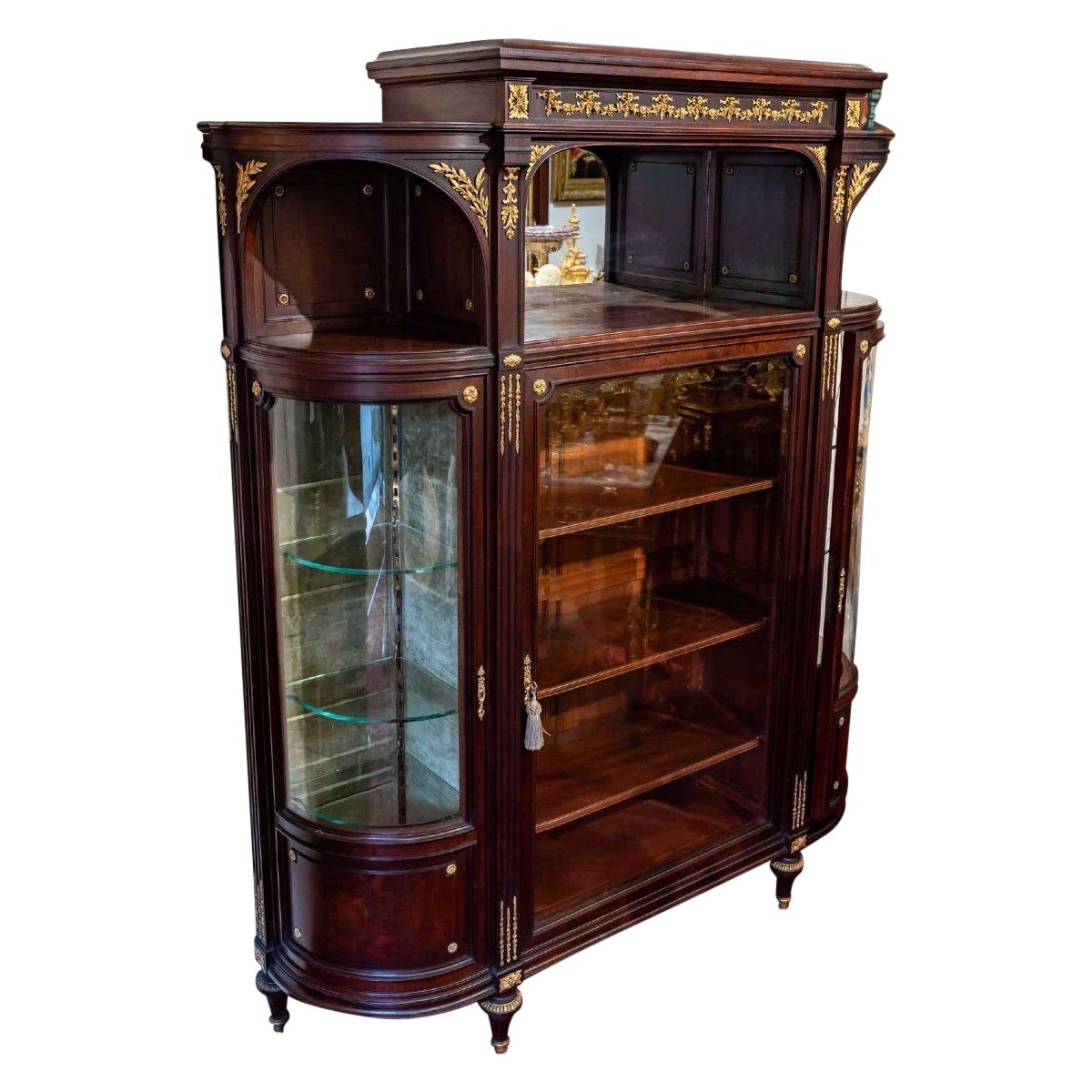 Une vitrine d'Exposition de style Louis XVI époque Napoléon III — 2