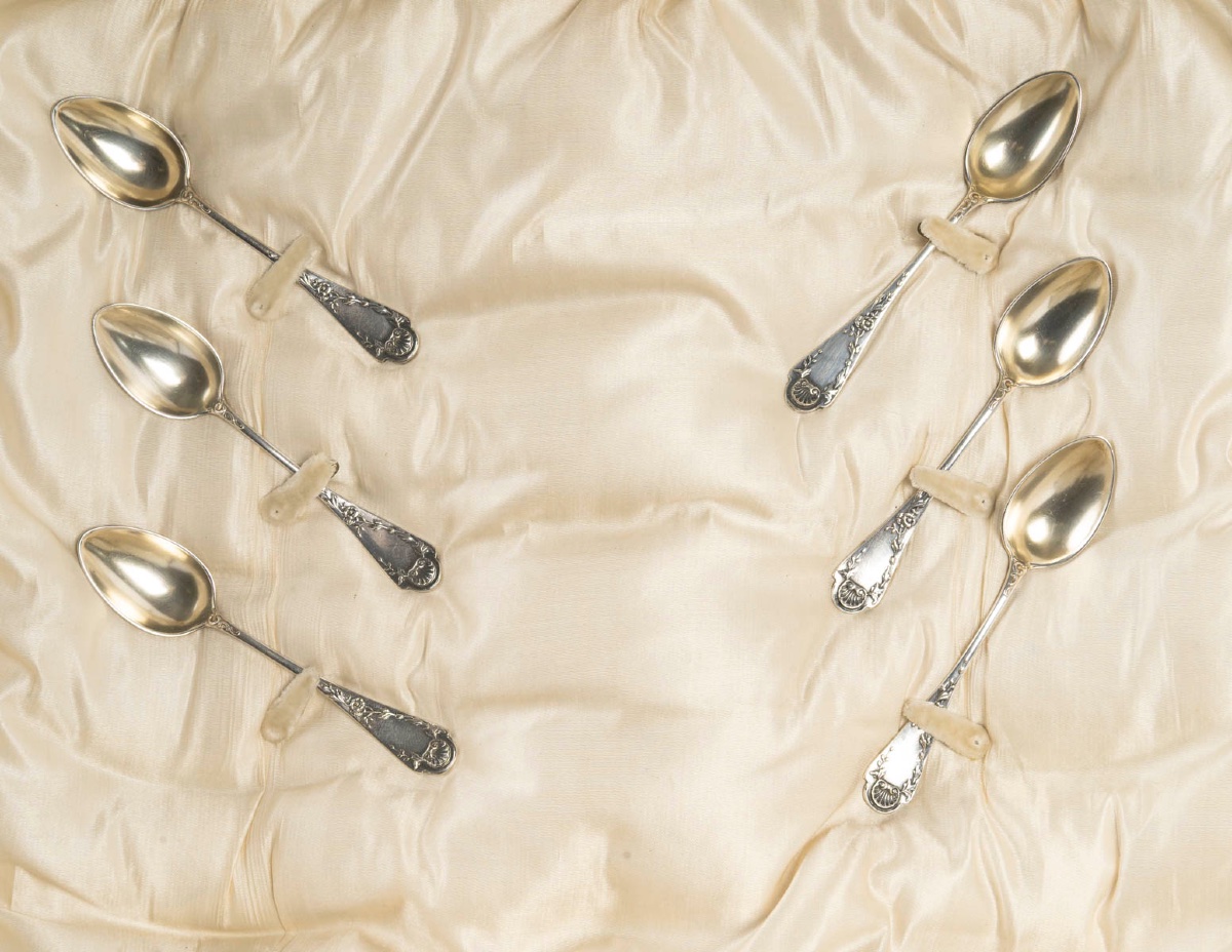 Service en porcelaine et argent massif, travail Anglais XIXe siècle — 9