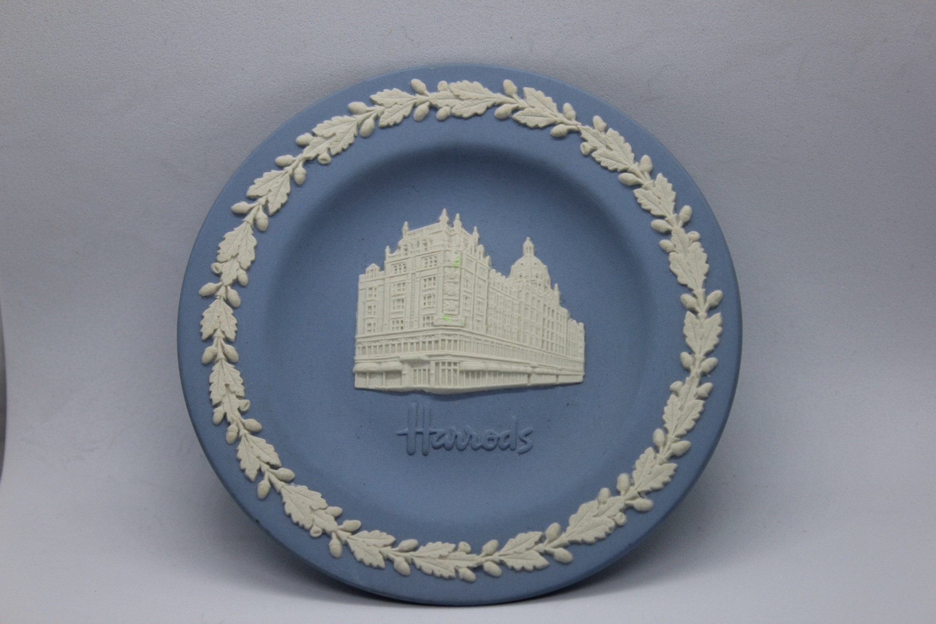 Coupe Commémorative Wedgwood Jasperware – Harrods London – Made in England — 9