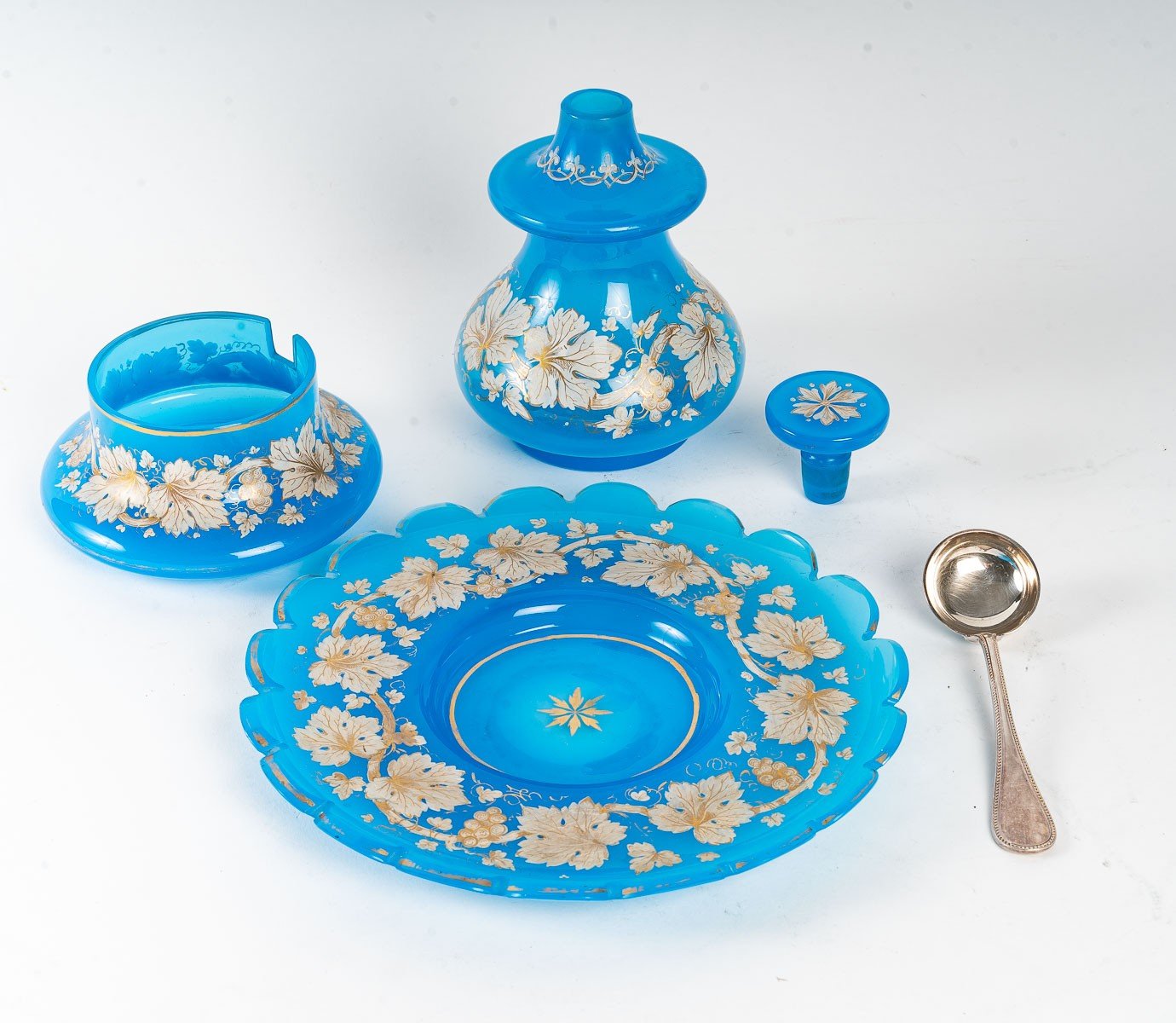 Service à eau en opaline bleu fin du XIXe siècle — 3