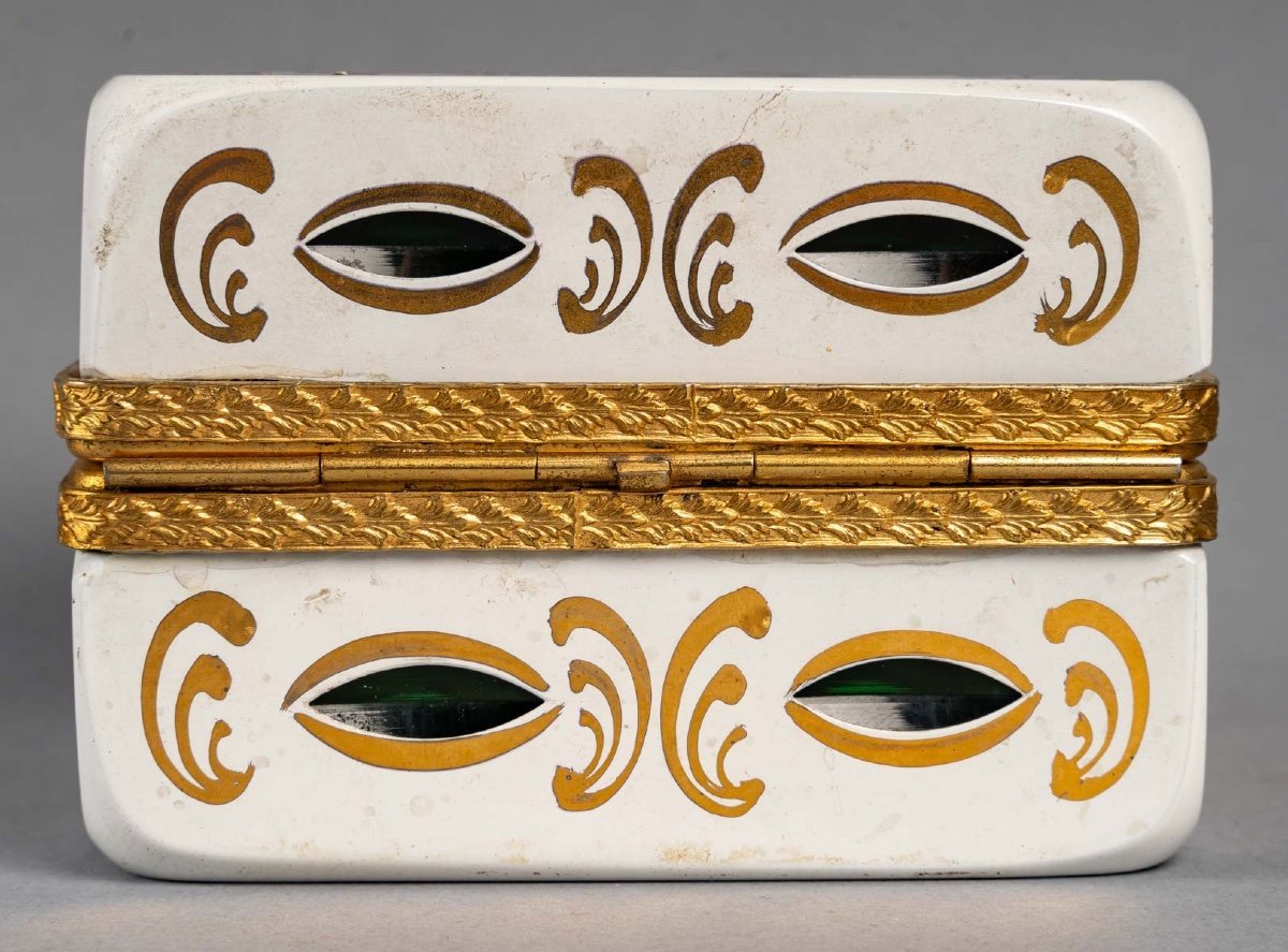Un coffret à bijoux en opaline Overlay fin du XIXe siècle — 8