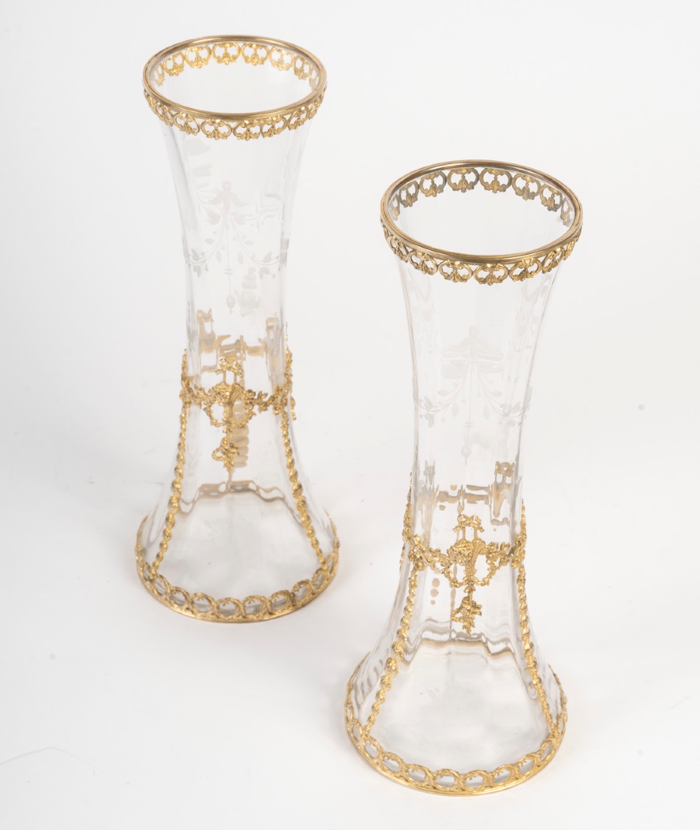 Cristal une paire de vases avec ornementation en bronze doré, fin du XIXe siècle — 10