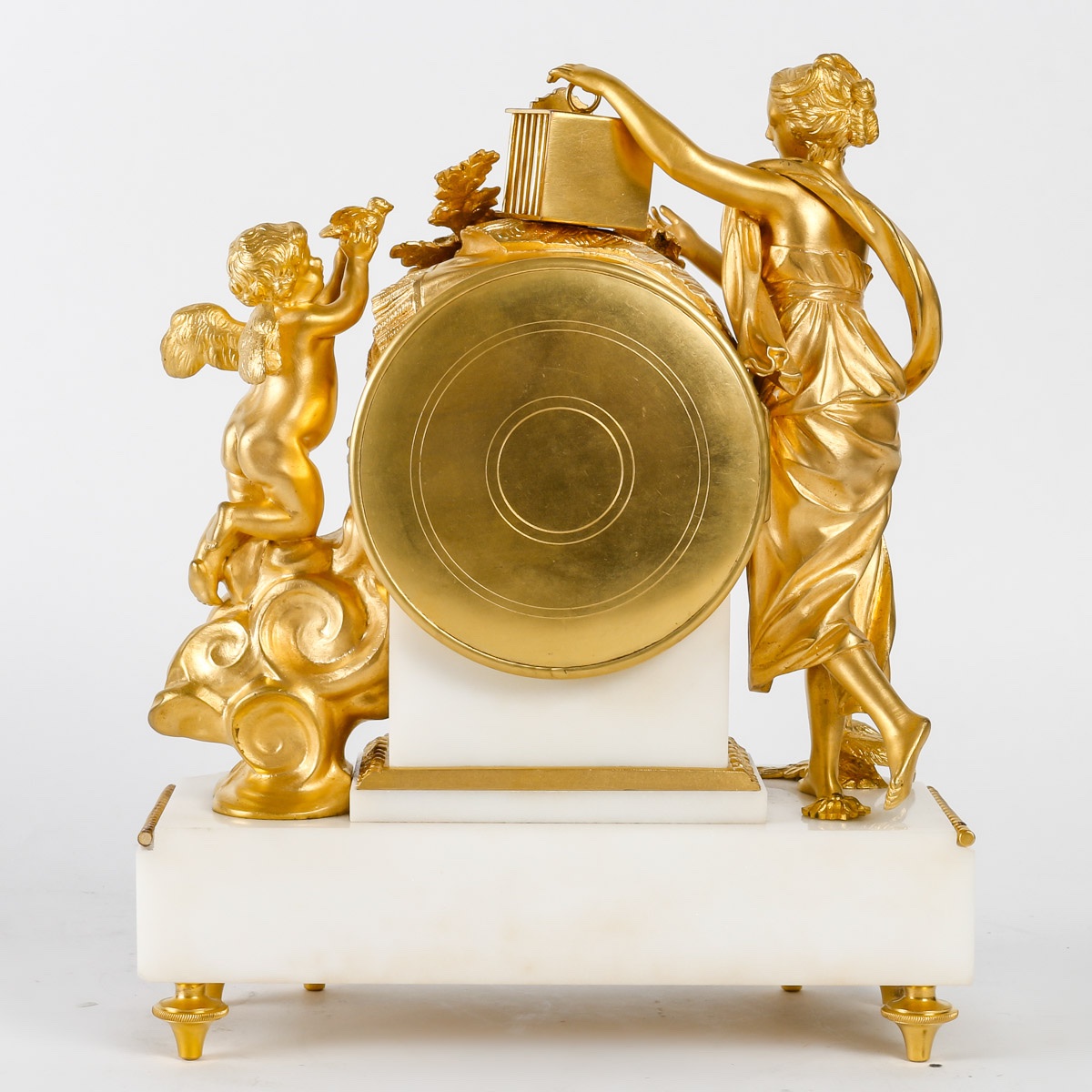 Pendule en bronze doré et marbre blanc, XIXe siècle — 10