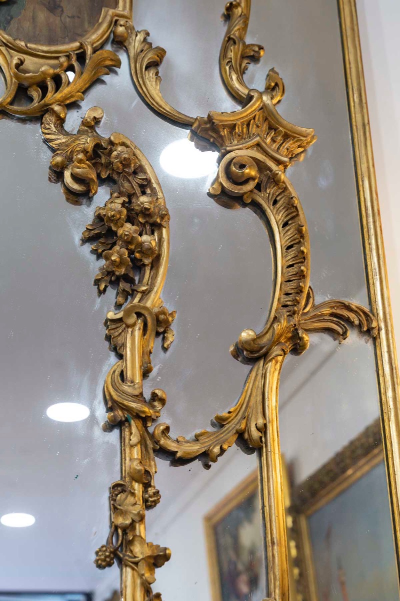Un grand Trumeau et Sa console en bois sculpté et doré, XIXe siècle — 9
