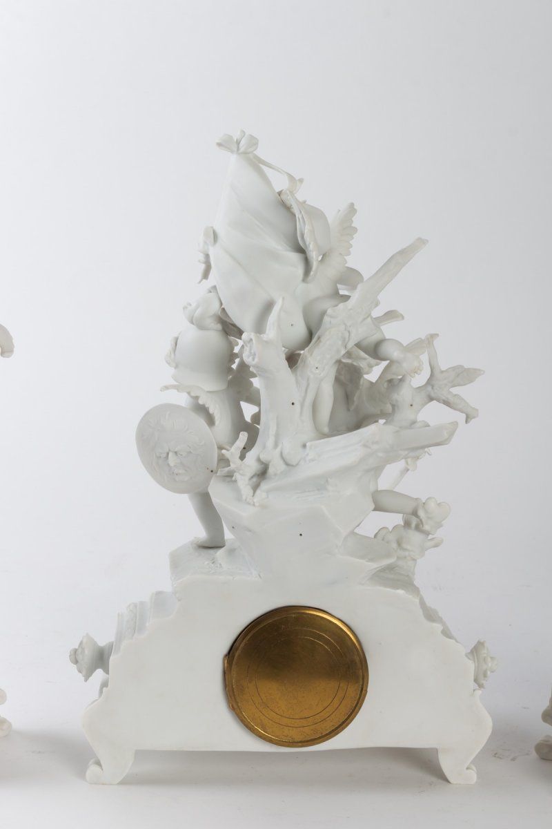 Garniture de Cheminée en biscuit de Sèvres, XIXe — 7