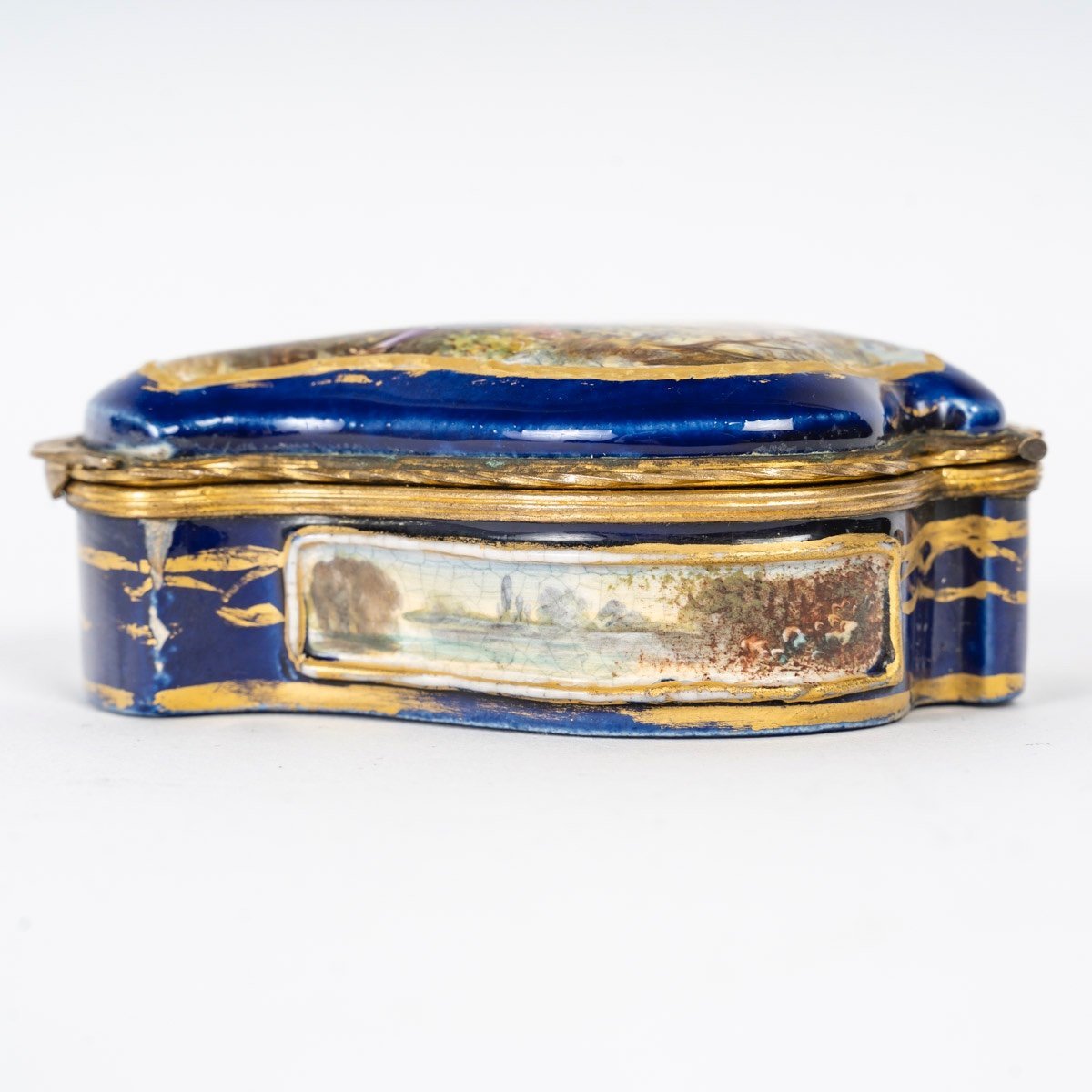 Miniature coffret à bijoux de Forme Mouvementé en porcelaine bleu, XIXe siècle — 10
