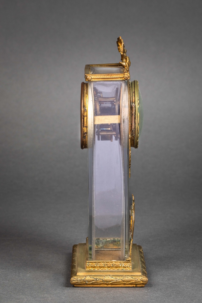 Une garniture de cheminée en cristal et bronze doré, fin du XIXe siècle — 9