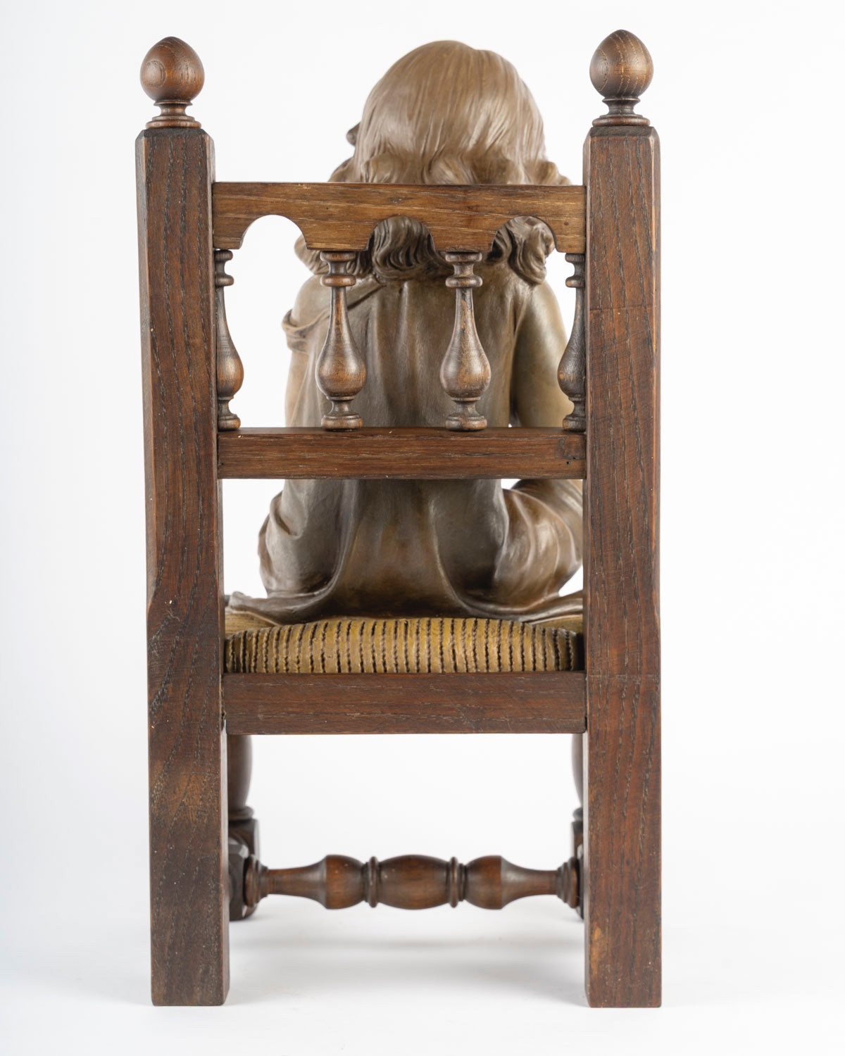 Une sculpture en terre cuite — 16