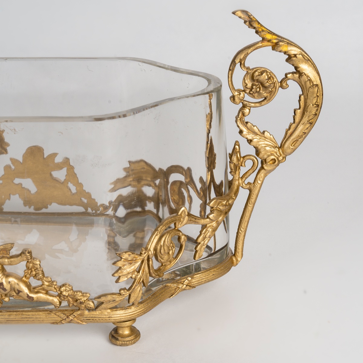 Une coupe-jardinière en cristal et bronze doré, fin du XIXe siècle — 8
