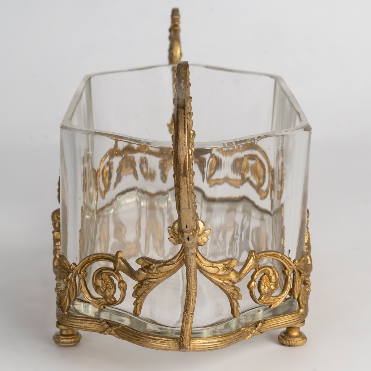 Une coupe-jardinière en cristal et bronze doré, fin du XIXe siècle — 6