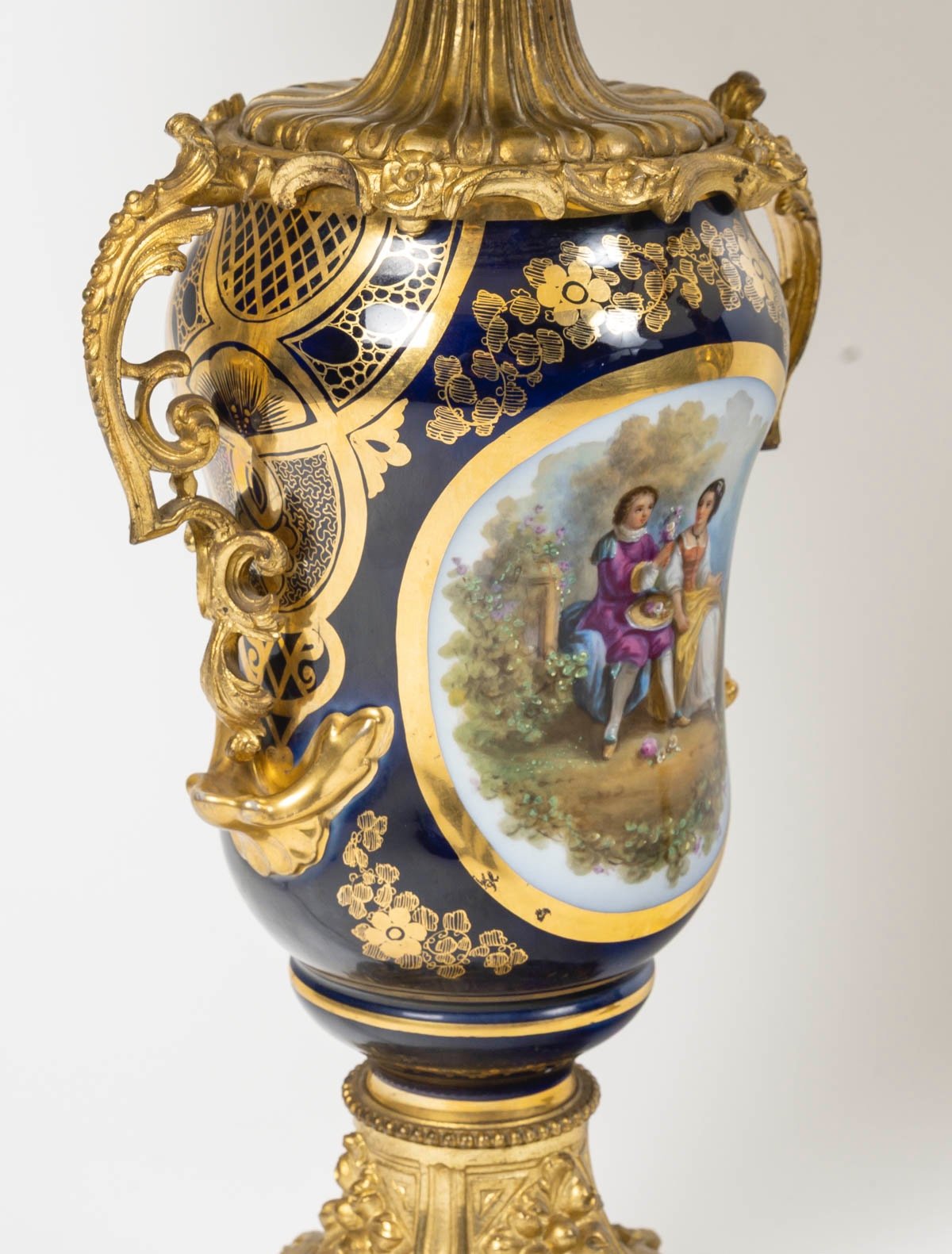 Paire de lampes en porcelaine de Bayeux et bronze doré – fin du XIXe siècle — 16