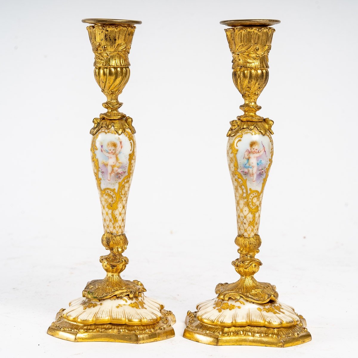 Paire de petits bougeoirs miniatures en porcelaine et bronze doré 19e siècle — 13