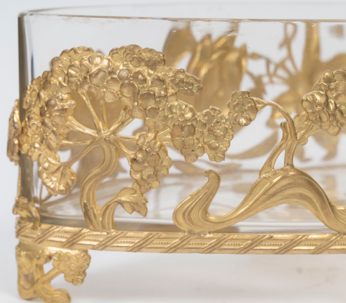 Une coupe en cristal et bronze doré, époque art nouveau, début du XXe siècle — 9