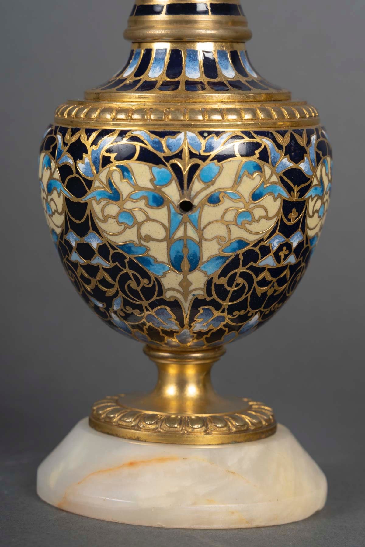 Une paire de petits vases en bronze et émail cloisonné fin du XIXe siècle — 20