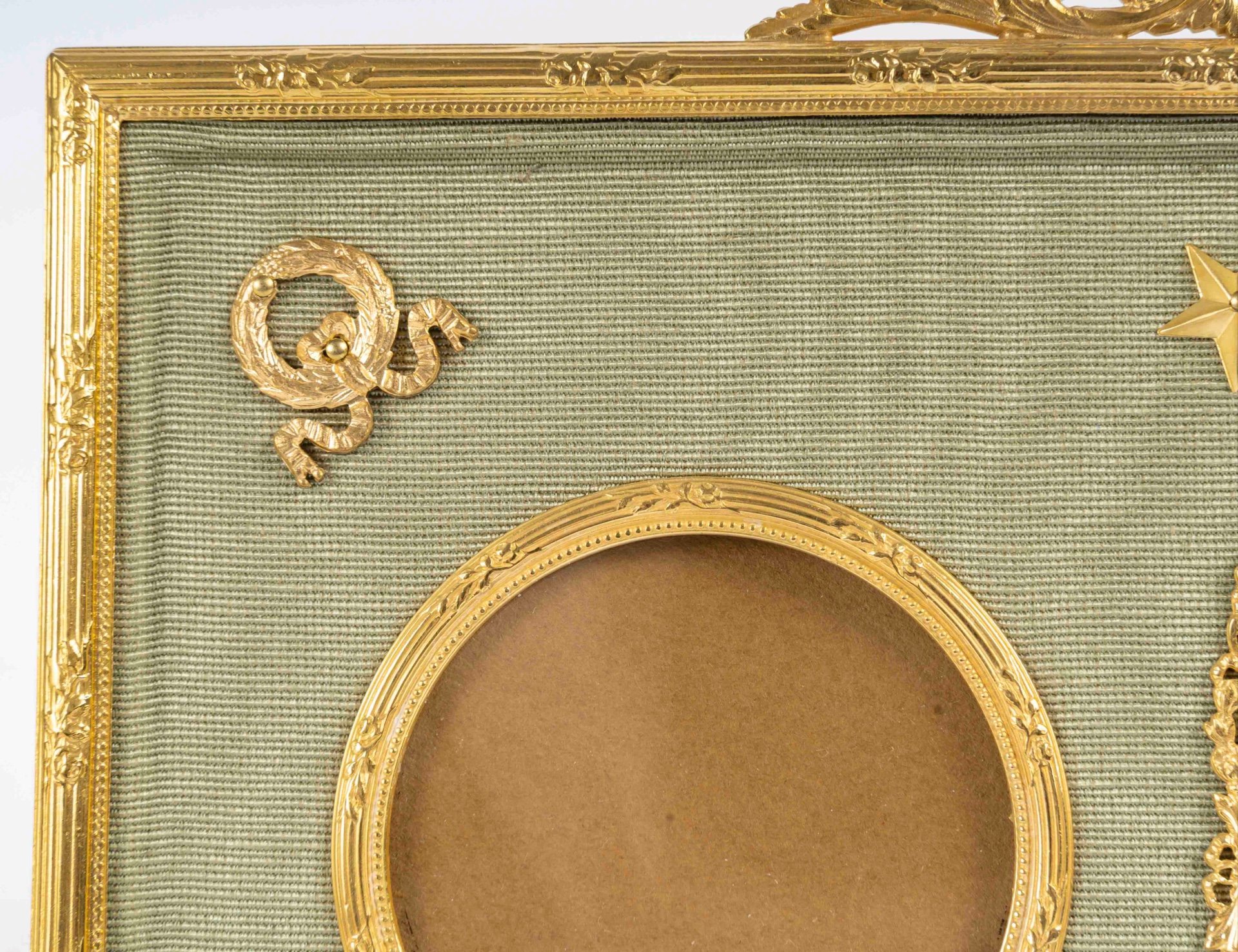 Un cadre photos double, de style Louis XVI, fin du XIXe siècle — 17