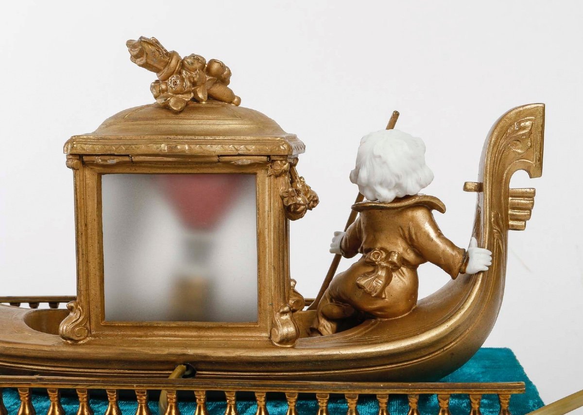 Une lampe Romantique biscuit et Métal doré art nouveau — 7