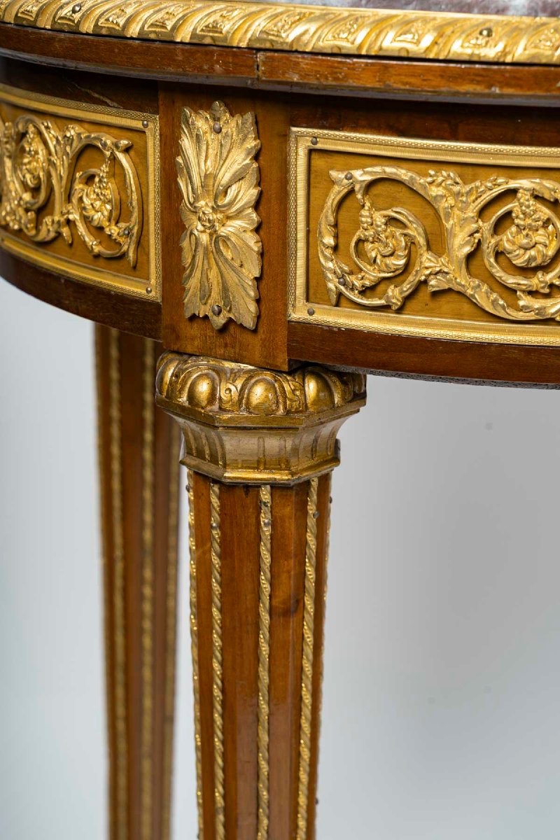 Une paire de guéridons en marqueterie et bronze doré, fin du XIXe siècle — 8