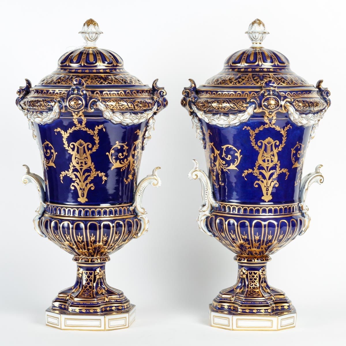 Paire de vases en porcelaine — 5