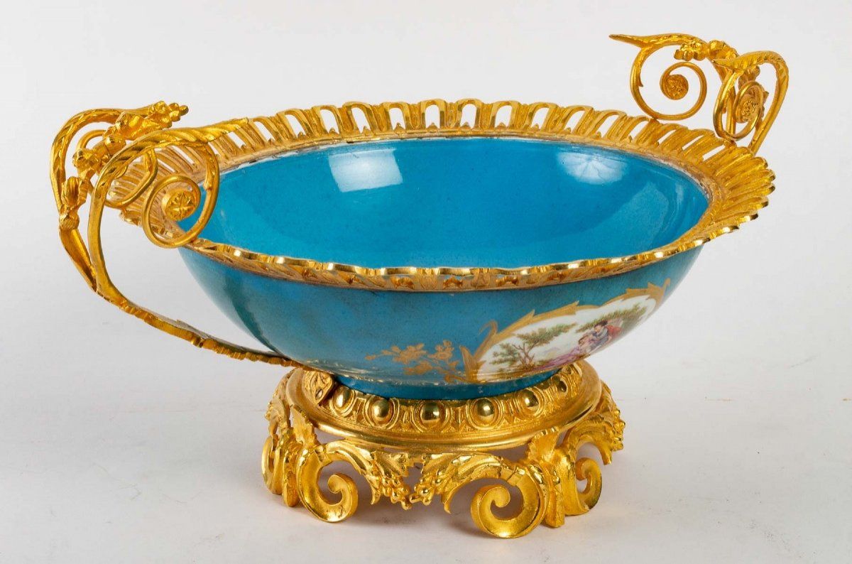 Une coupe en porcelaine de style Sèvre, fin du XIXe siècle — 3