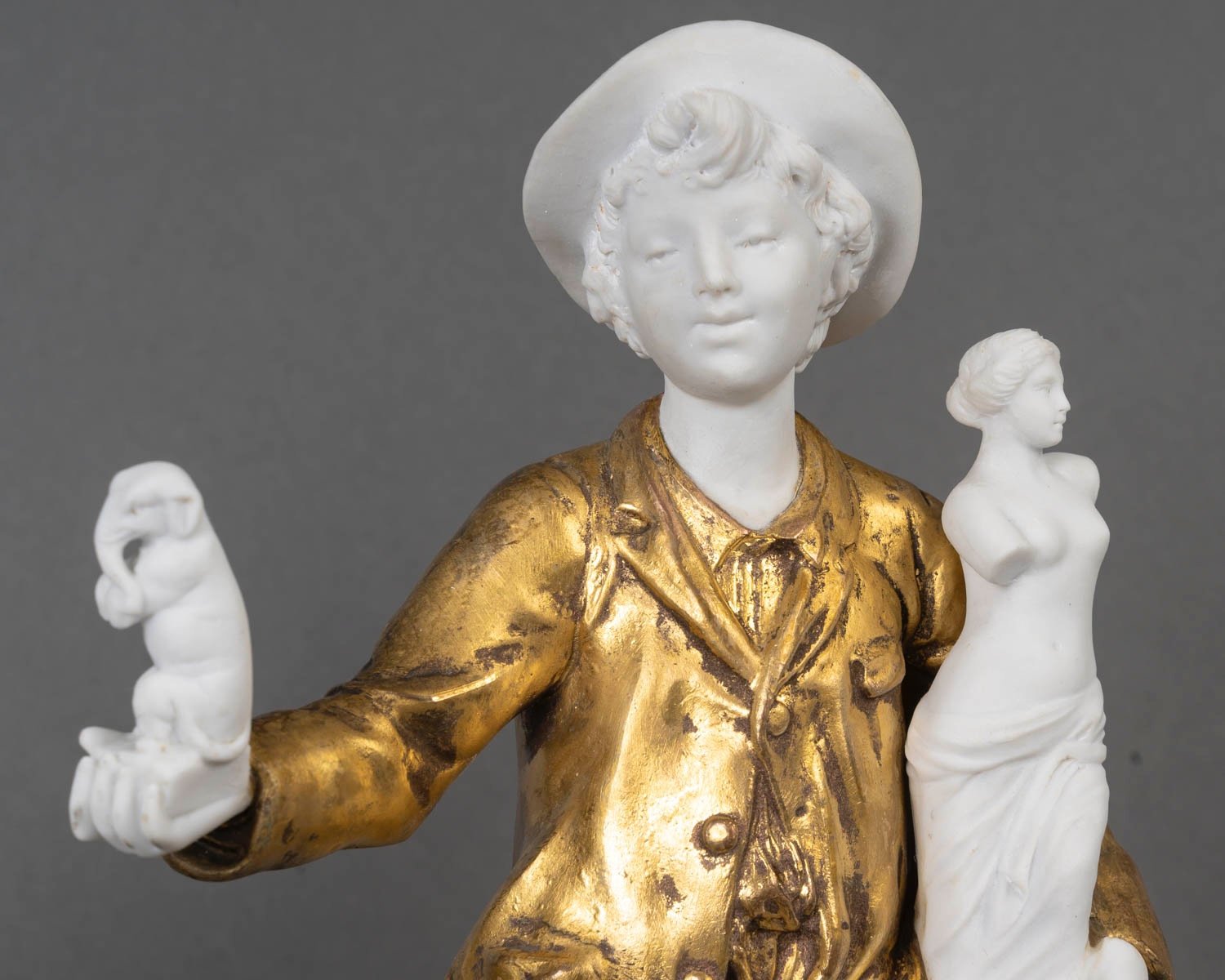Une paire de sculptures en régule et biscuit, époque fin du XIXe siècle — 16