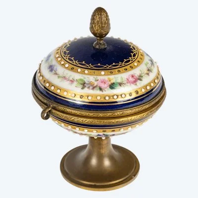 Une petite coupe bonbonnière sur Pied, époque Napoléon III