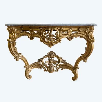 Une console en bois sculpté et doré, XVIIIe siècle