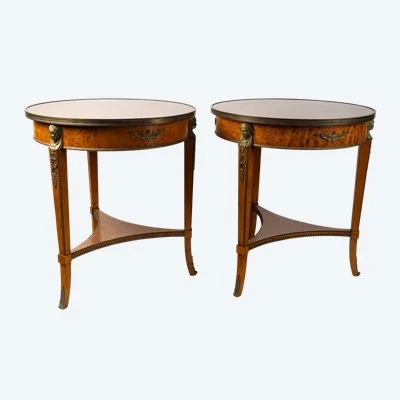 Une paire de tables ronde de salon, 1900