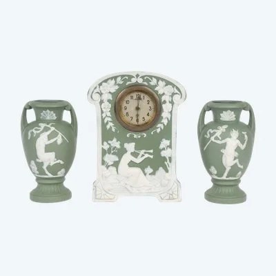 Une garniture en porcelaine de wedgwood, début du XXe siècle