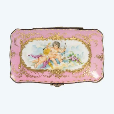 Miniature petite boîte à bijoux en porcelaine de Sèvres, fin du XIXe siècle